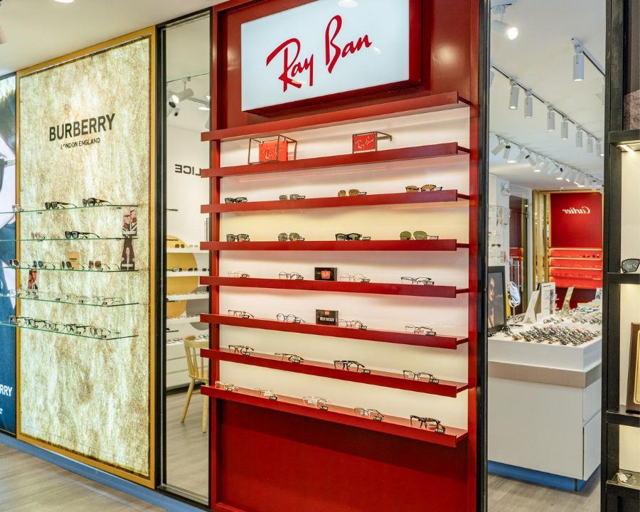 Nhiều thương hiệu tưởng chừng như đang cạnh tranh với nhau nhưng thực ra lại thuộc sở hữu của cùng một công ty (Ảnh: Showroom Kính Hải Triều)