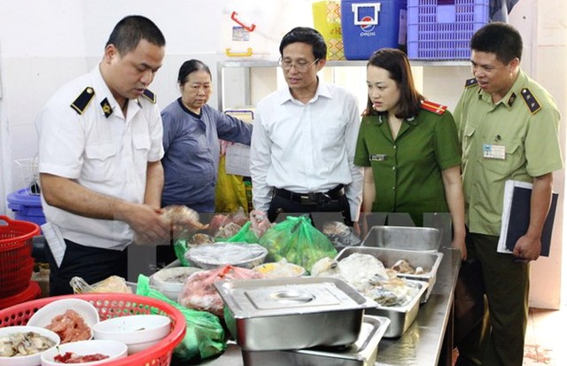 Đoàn kiểm tra liên ngành Hà Nội thanh kiểm tra tại một cơ sở