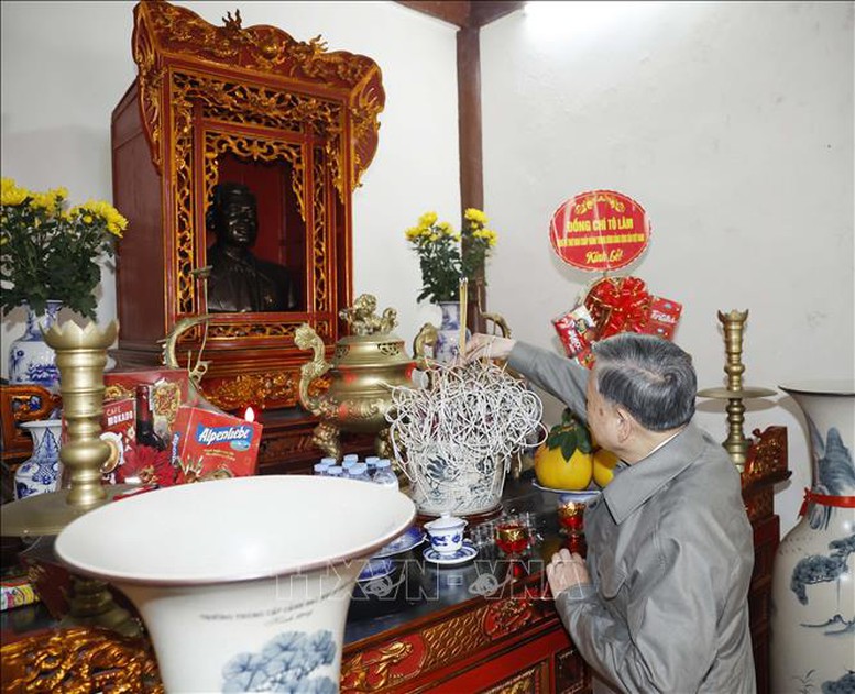 Tổng Bí thư Tô Lâm dâng hương tưởng niệm các đồng chí lãnh đạo tiền bối- Ảnh 9.
