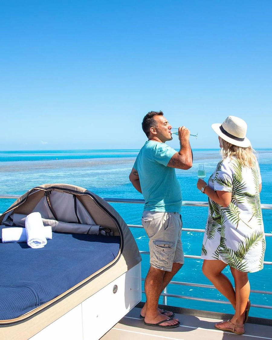Ông Gaskell cho biết các địa điểm du lịch như khách sạn dưới nước Reefsuites được kiểm soát chặt chẽ và lựa chọn vị trí bởi Ban quản lý rạn san hô Great Berrier (GBRMPA). Thực tế chỉ có 8% của toàn bộ hệ thống rạn san hô được dành cho khai thác du lịch với khoảng 9.000 dặm vuông.