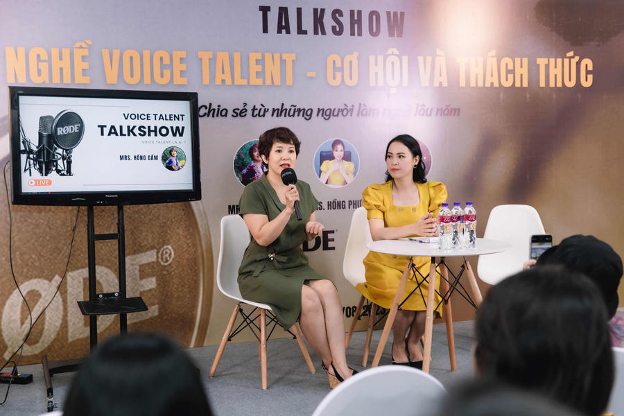 Mrs. Hồng Gấm chia sẻ về kinh nghiệm lồng tiếng phim