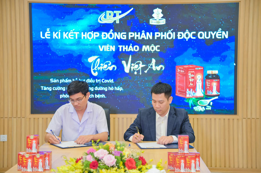 Lễ kí kết hợp đồng phân phối độc quyền sản phẩm Viên Thảo Mộc Thiên Việt An