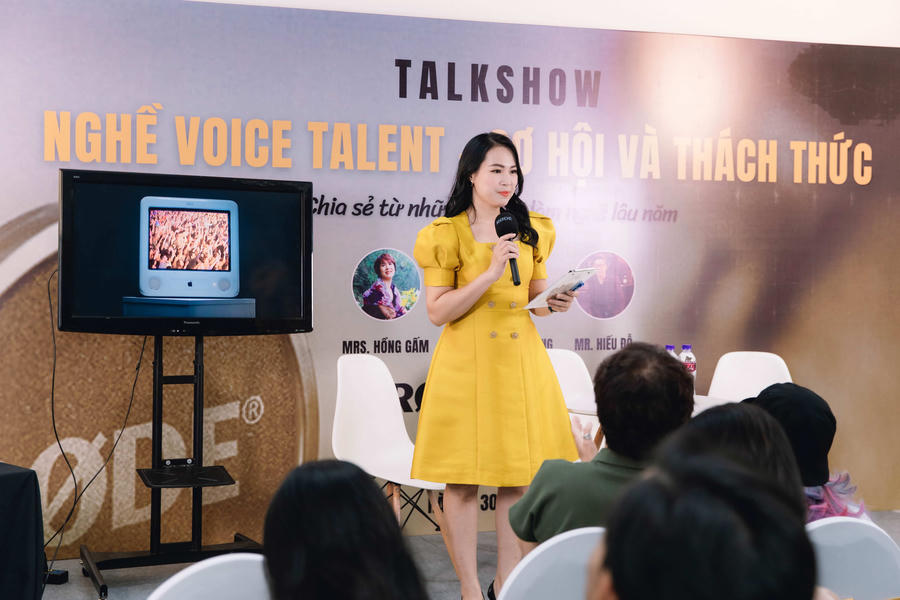 Mrs. Hồng Phượng chia sẻ về kinh nghiệm nghề thu âm quảng cáo, thu âm sách nói