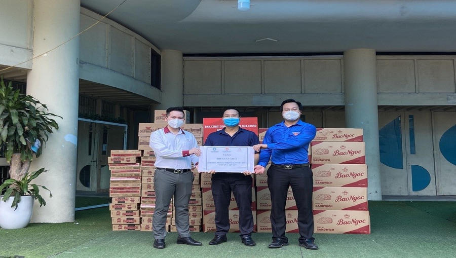 Tổng giá trị Công ty Bảo Ngọc trao tặng tại chương trình “BNA cùng sinh viên vượt qua Covid”. &nbsp;lên đến hơn 2 tỷ đồng