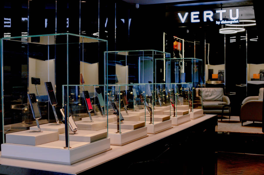 Vertu Việt Nam hiện phân phối tất cả các sản phẩm chính hãng thuộc hệ sinh thái Vertu.