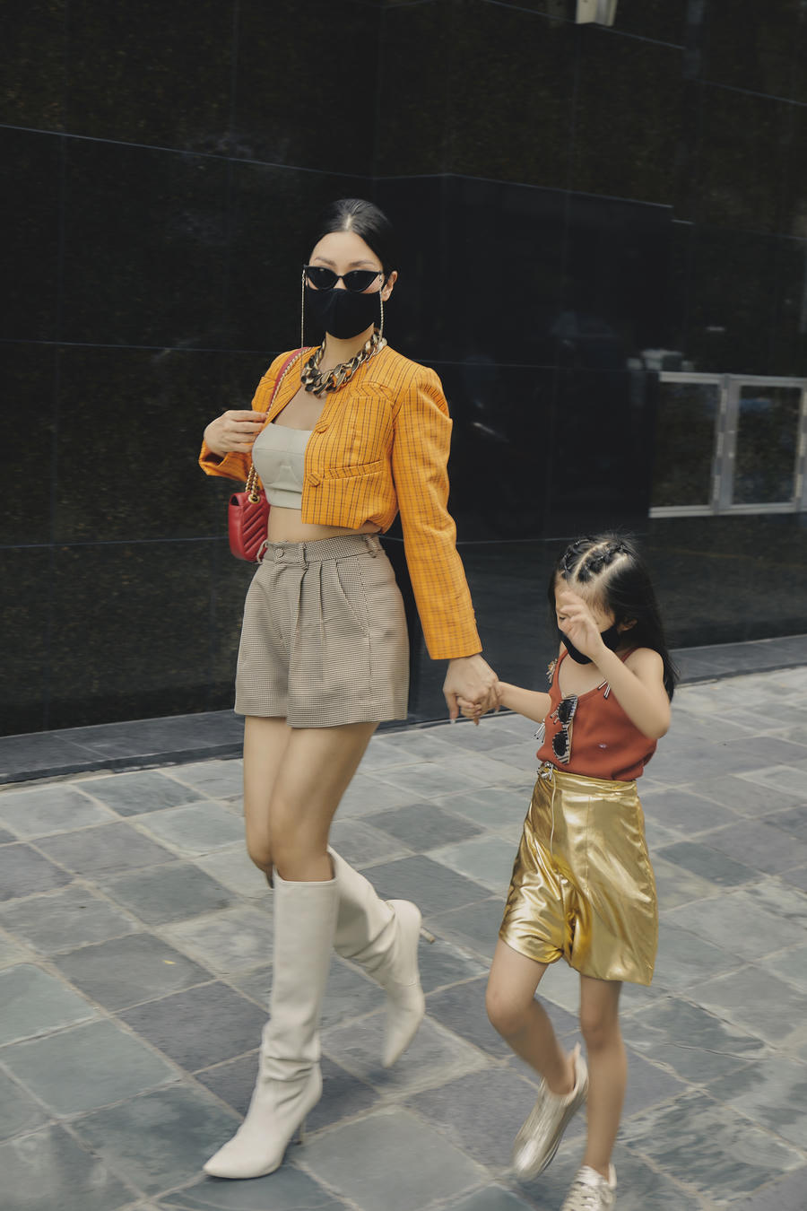 Thừa hưởng vẻ đẹp từ mẹ, Julia cũng là một trong những “tiểu công chúa” được nhiều người yêu quý.