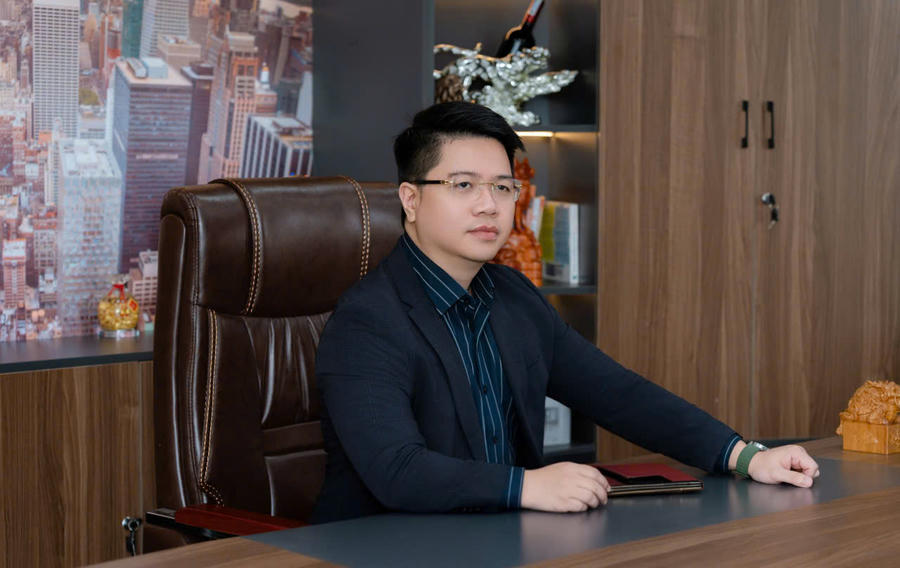 Doanh nhân Võ Phi Nhật Huy. Doanh nhân Võ Phi Nhật Huy.