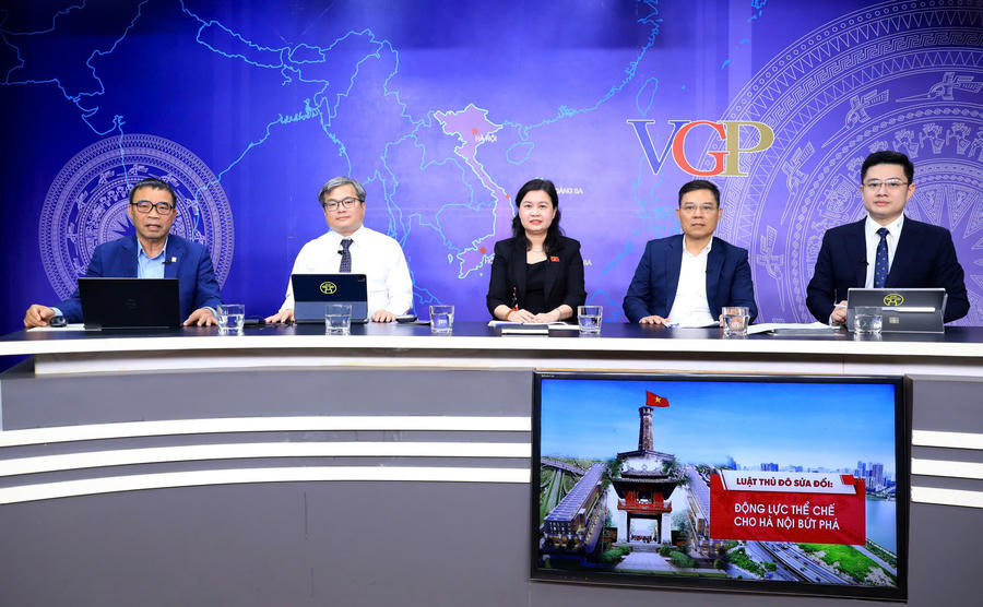 Các đại biểu tại toạ đàm.