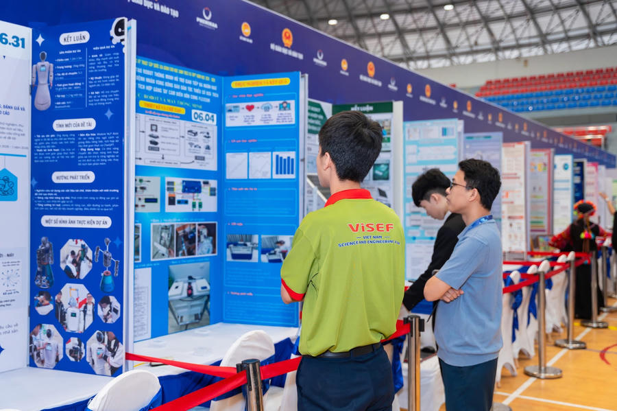 Cuộc thi Nghiên cứu khoa học, kỹ thuật cấp quốc gia năm nay có 242 dự án dự thi. (Ảnh minh hoạ: Đại học Phenikaa)