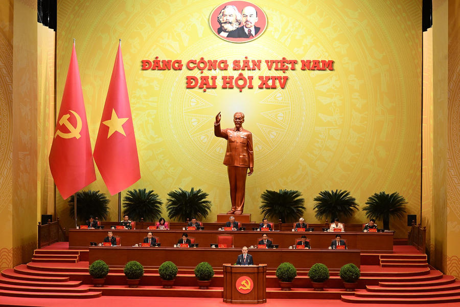 Đại hội XIV của Đảng đề ra mục tiêu đến năm 2030 trở thành nước đang phát triển có công nghiệp hiện đại, thu nhập trung bình cao; hiện thực hóa tầm nhìn đến năm 2045 trở thành nước phát triển, thu nhập cao. (Ảnh trong bài: nhandan.vn)