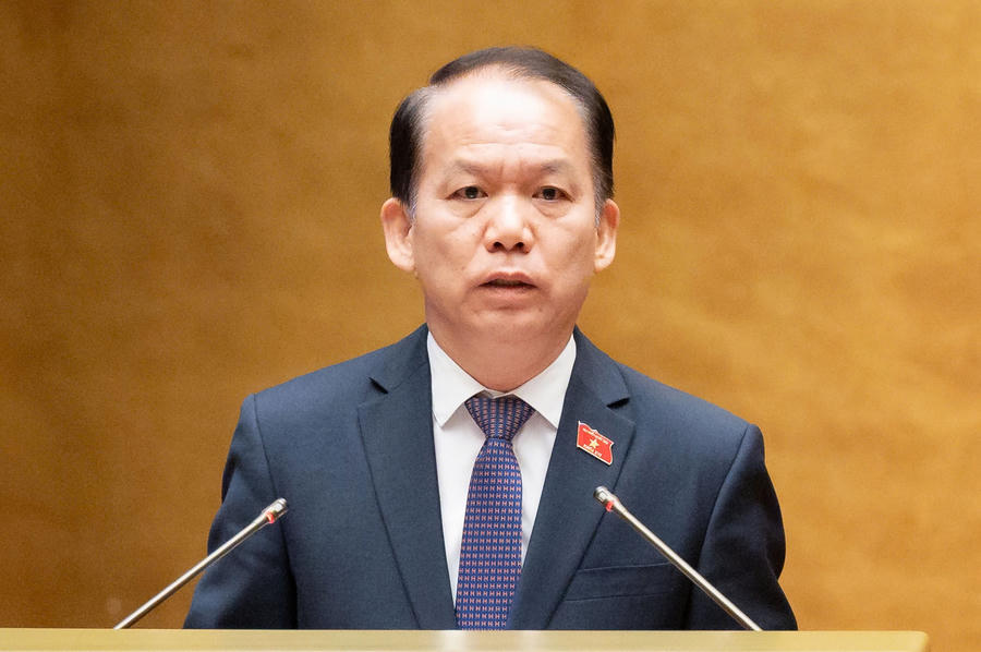 Bộ trưởng Bộ Tư pháp Hoàng Thanh Tùng báo cáo giải trình, tiếp thu trước khi Quốc hội biểu quyết thông qua. (Ảnh trong bài: quochoi.vn)
