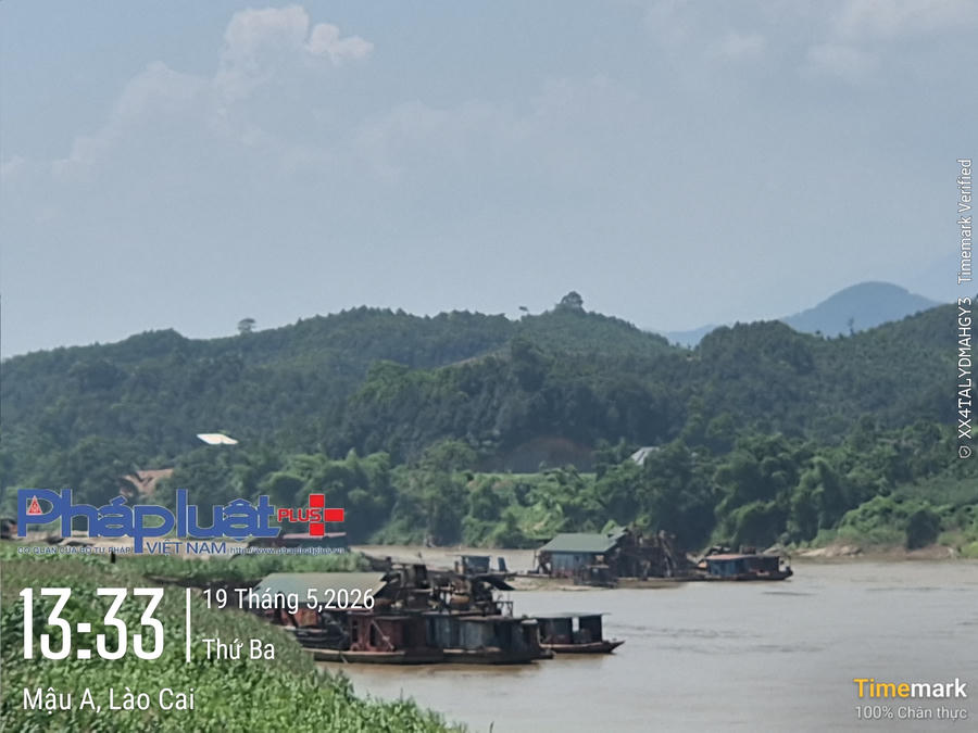 Một mỏ cát được UBND tỉnh Yên Bái cũ nay là UBND tỉnh Lào Cai cấp phép khai thác từ năm 2019.