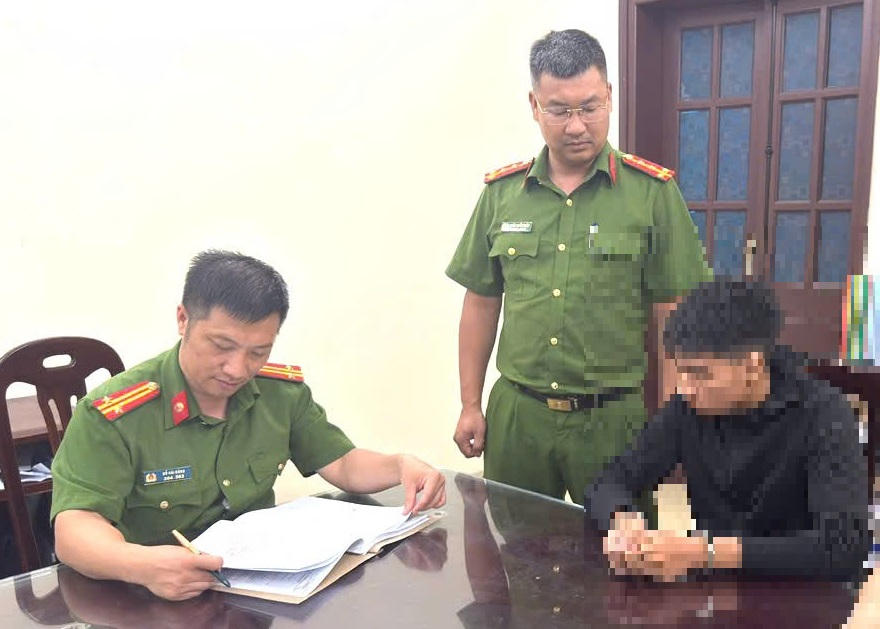 Liên quan vụ việc, cơ quan điều tra cũng đã khởi tố bị can đối với V.H.N về tội “Vi phạm quy định về tham gia giao thông đường bộ”. (Ảnh Công an tỉnh Ninh Bình)