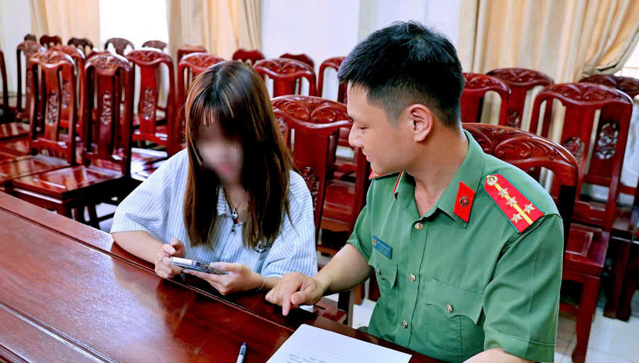 Cơ quan Công an đã yêu cầu L.Q.A gỡ bỏ toàn bộ nội dung vi phạm và cam kết không tái phạm. Đồng thời, ra quyết định xử phạt hành chính 7,5 triệu đồng theo quy định tại Điều 101 Nghị định 15/2020/NĐ-CP 