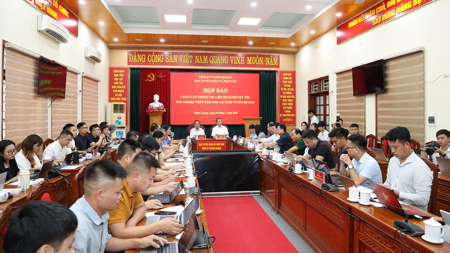 Điểm thi trường THPT Chuyên Tuyên Quang có nhiều điểm 10 môn toán. Ảnh: Nhật Nguyên.