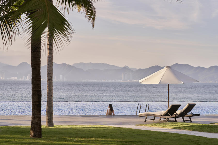 Hồ bơi Windy, Nha Trang Marriott Resort & Spa, Hon Tre Island. Hồ bơi Windy, Nha Trang Marriott Resort & Spa, Hon Tre Island.