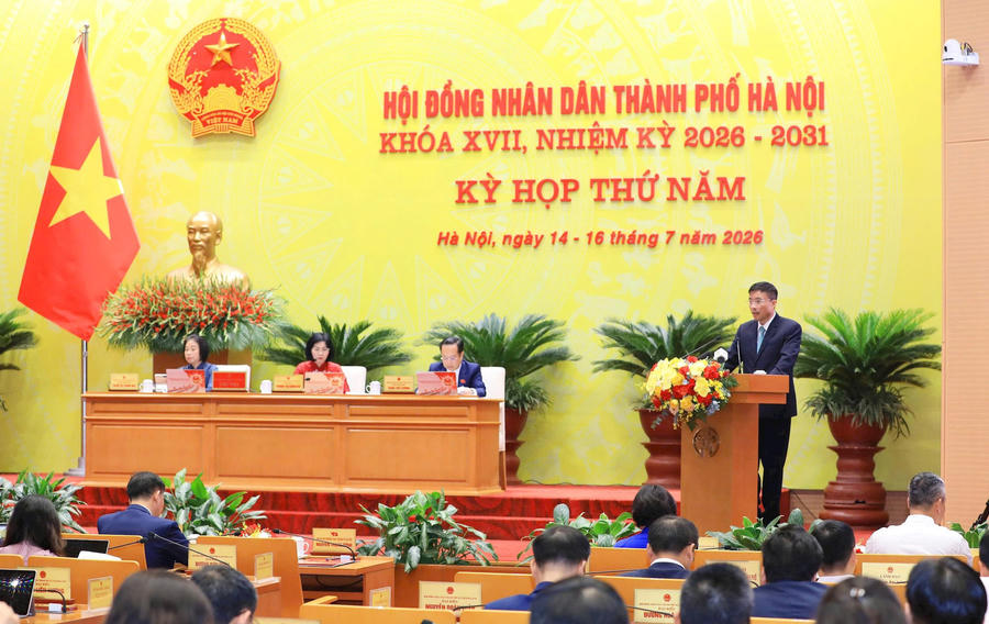 Chánh án TAND TP Hà Nội Nguyễn Xuân Kỳ trình bày báo cáo tại phiên họp. Ảnh: Báo Hà Nội Mới.