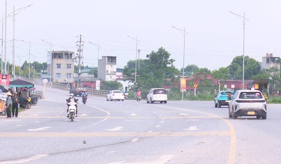 Tuyến ĐT.398 đoạn khu vực Cầu Xuân Cẩm. (Ảnh: bacninh.gov.vn) Tuyến ĐT.398 đoạn khu vực Cầu Xuân Cẩm. (Ảnh: bacninh.gov.vn)