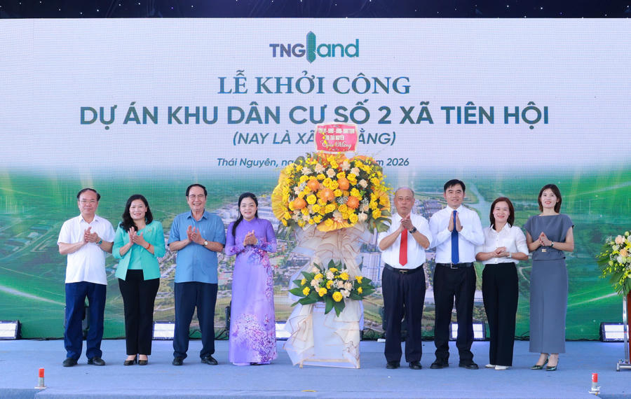 Các đại biểu lãnh đạo tỉnh Thái Nguyên và Ban lãnh đạo Công ty Cổ phần TNG Land chụp ảnh lưu niệm tại Lễ khởi công Dự án Khu dân cư số 2 xã Tiên Hội (nay là xã La Bằng) – Homie Spring, tháng 8/2026.
