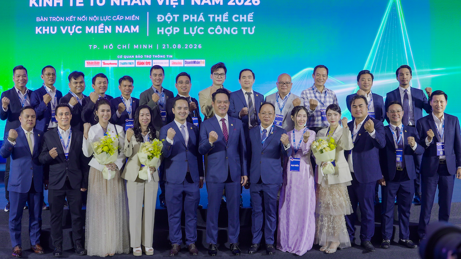 Các đại biểu cùng chụp ảnh lưu niệm tại buổi ký kết. (Ảnh: ĐVCC)