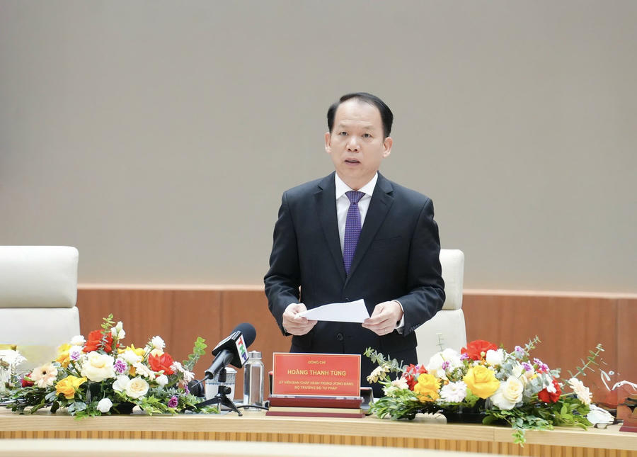 Bộ trưởng Bộ Tư pháp Hoàng Thanh Tùng.