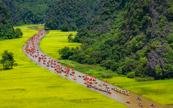 Các khu, điểm du lịch của Ninh Bình duy trì lượng khách cao trong suốt 5 ngày nghỉ lễ Quốc khánh.
