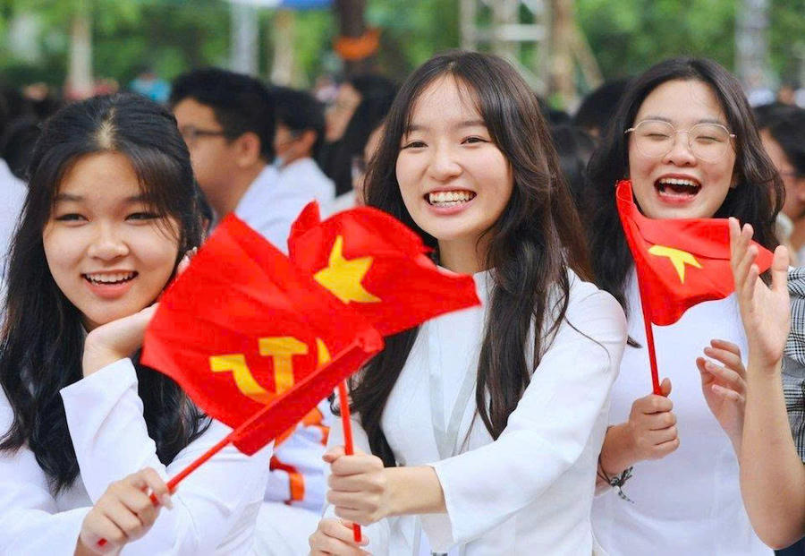 Không chỉ mở đầu bằng một lễ khai giảng được tổ chức thống nhất, với niềm vui khánh thành các trường phổ thông nội trú liên cấp tại các xã biên giới, 
năm học 2026 - 2027 còn là năm học đầu tiên cả nước vận hành mạng lưới trường học sau sắp xếp với quy mô lớn. (Ảnh: MOET)