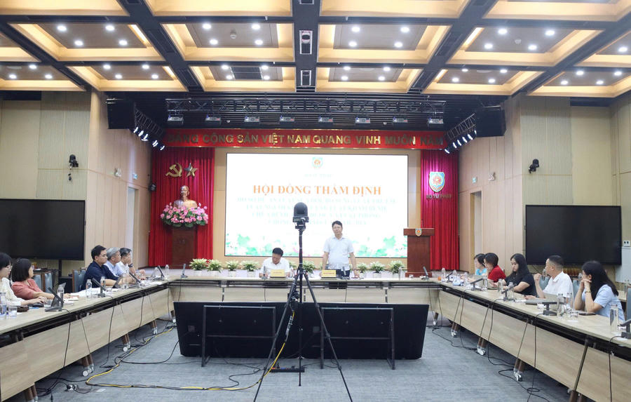 Quang cảnh Hội đồng thẩm định.