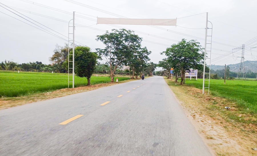 Một đoạn quốc lộ 14H. (Ảnh: Hồ Quân) Một đoạn quốc lộ 14H. (Ảnh: Hồ Quân)