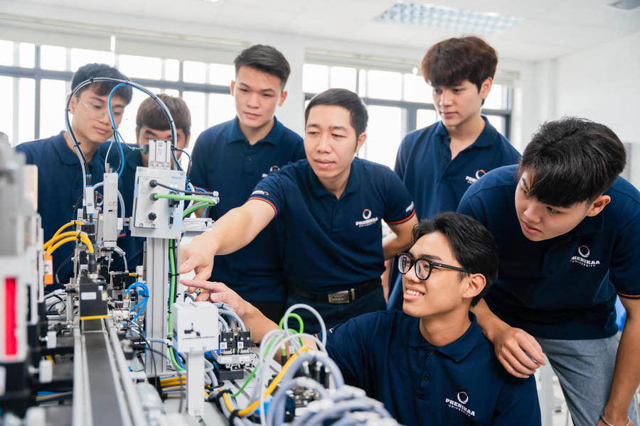 Năm 2026, mức cao nhất 24,35 điểm áp dụng đối với 3 nhóm ngành-Khoa học vật chất; Kỹ thuật điện, điện tử và viễn thông; Vật lý kỹ thuật. (Ảnh: MOET)