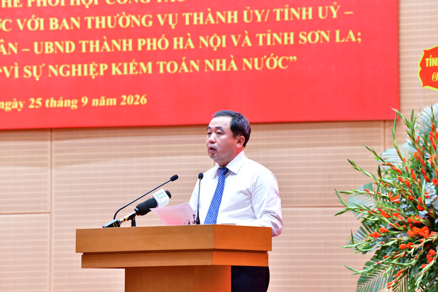 Bí thư Thành uỷ Hà Nội Trần Đức Thắng phát biểu tại Hội nghị.