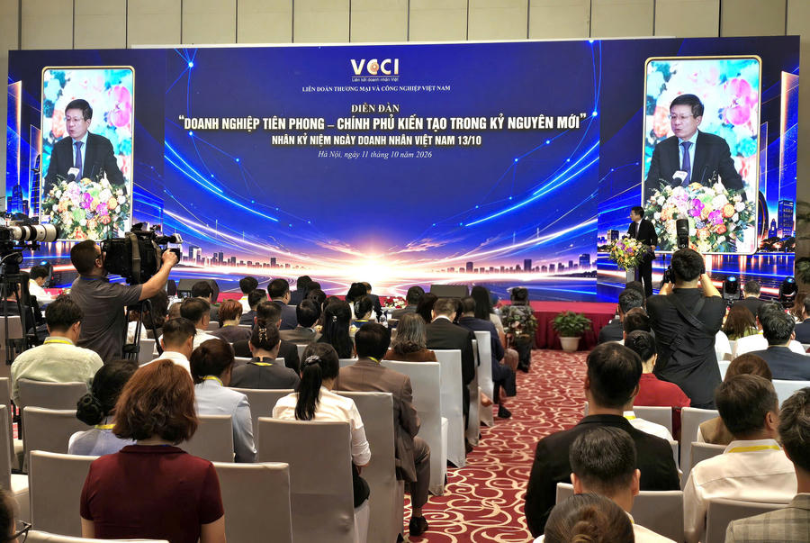 Diễn đàn “Doanh nhân tiên phong - Chính phủ kiến tạo trong kỷ nguyên mới” diễn ra ngày 11/10 tại Hà Nội. (Ảnh trong bài: Đoàn Chi)